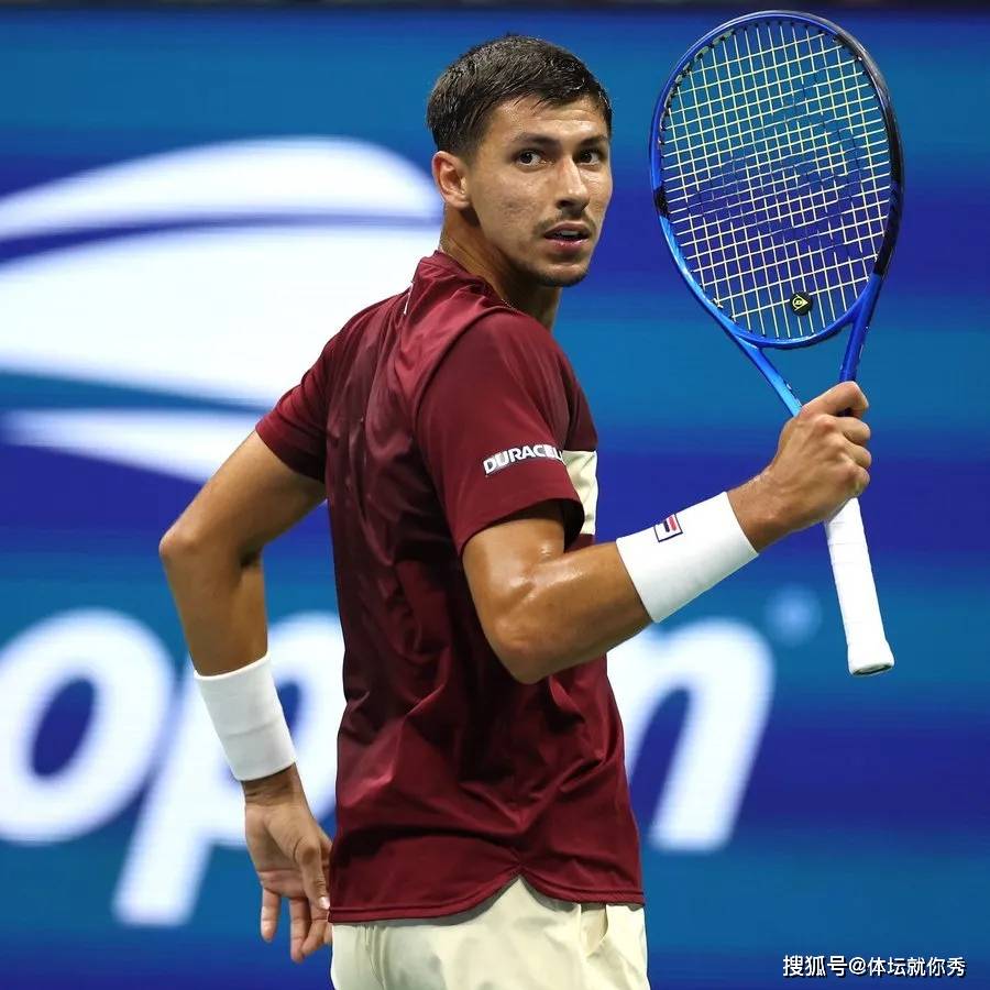 云游戏官方平台-爆冷引爆全场！，德约科维奇意外战胜DWG全场沸腾不已(德约科维奇下一轮对手)