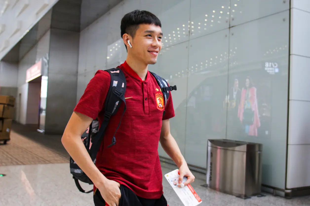 九游娱乐- 广州队客场球衣 